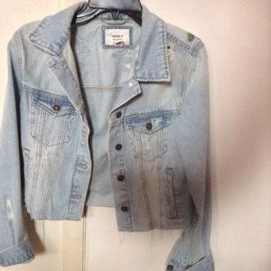 Cropped distressed denim with flower